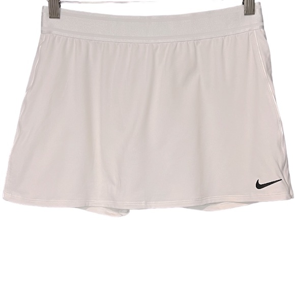 Nike dri-fit skort. - Picture 5 of 9